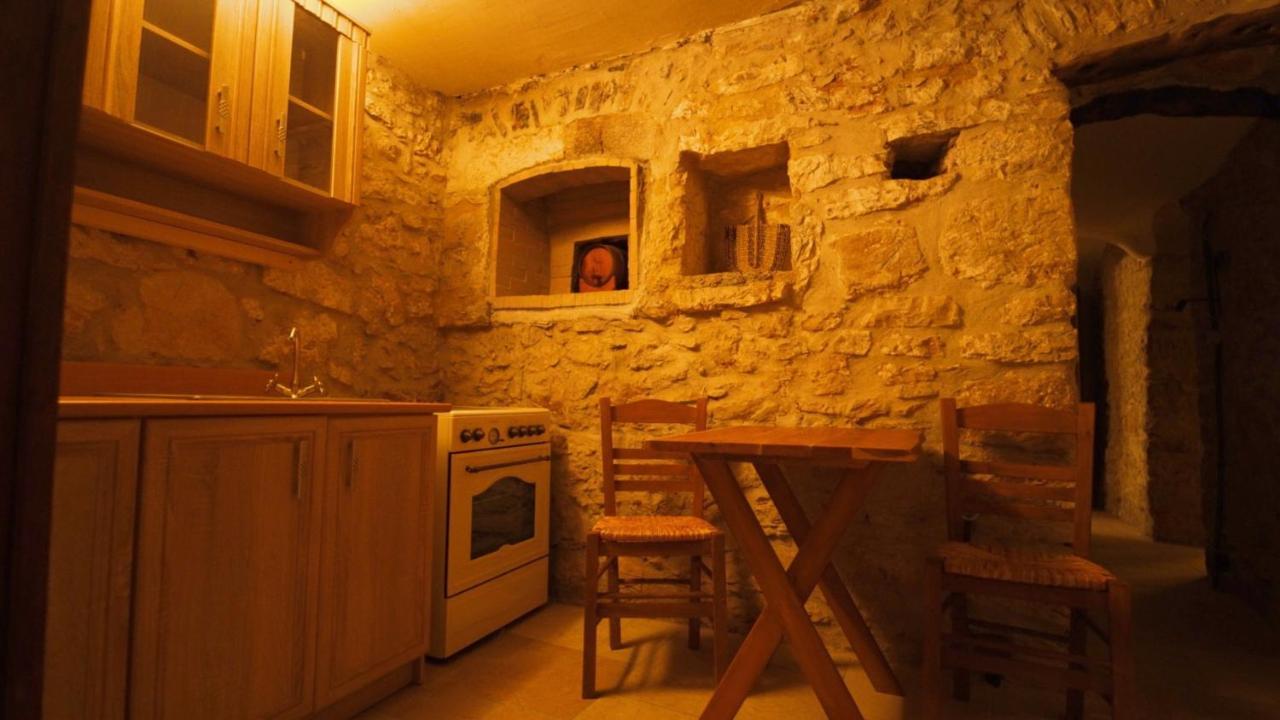 Kythera Secrets Viaradika