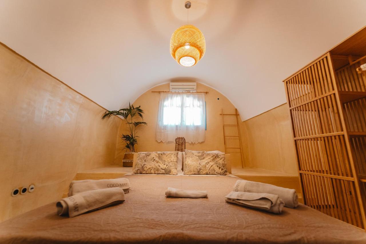 Kythera Secrets * Viaradika